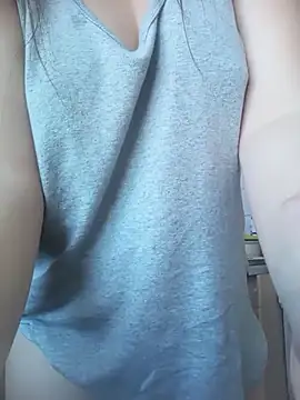 Lauren Amabel online show from March 27, 9:32 am