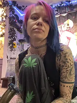 trashbrat online show from April 26, 10:07 pm