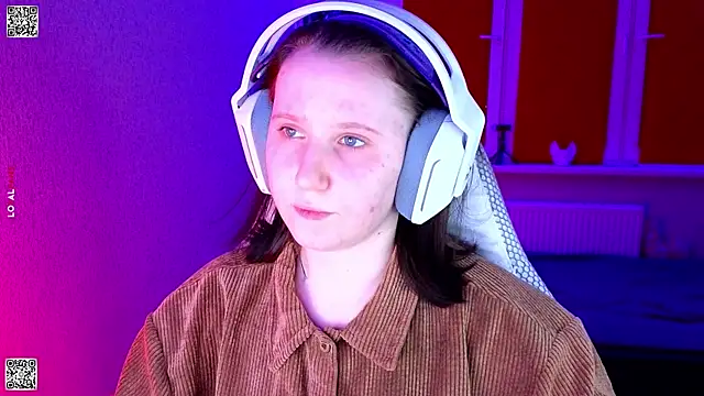 mon lola online show from January 10, 3:50 pm