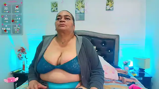 QueenMatturex online show from May 18, 2:01 pm