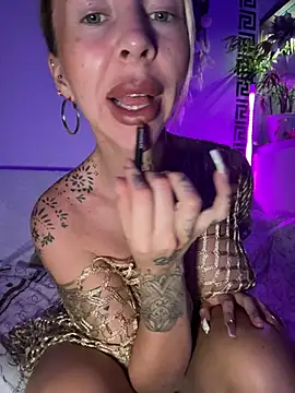 CheekyChels online show from June 4, 8:46 pm