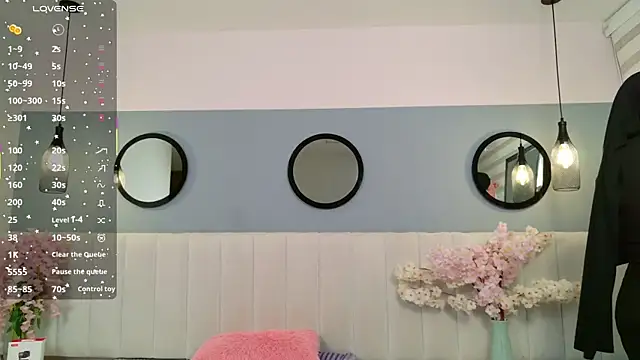 chelsea bolton  online show from July 9, 12:18 pm