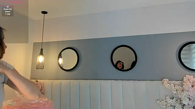 chelsea bolton  online show from March 24, 2:55 pm