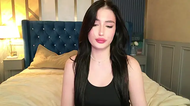 EmmaLawrens online show from September 20, 8:40 pm