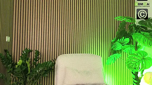 BelovedKhloee online show from April 8, 8:11 pm