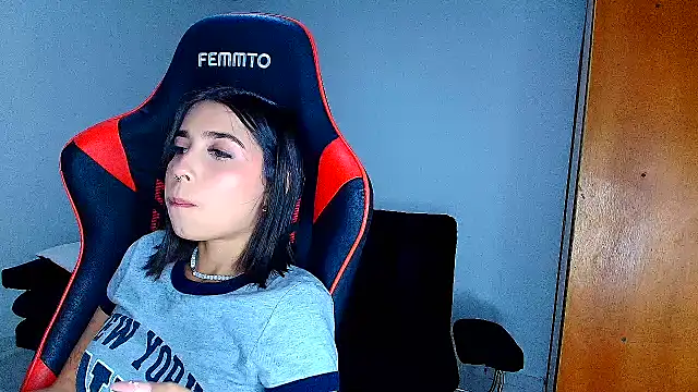 Rousse violett online show from February 13, 1:29 am