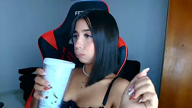 Rousse violett online show from February 2, 9:58 pm