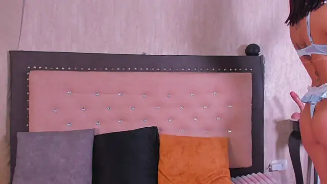 StefanyRousse online show from April 24, 12:30 pm