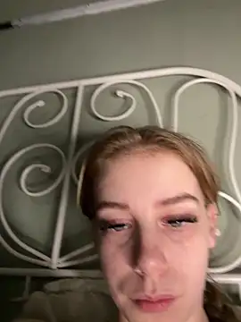 VioletxBlue online show from April 6, 9:16 pm