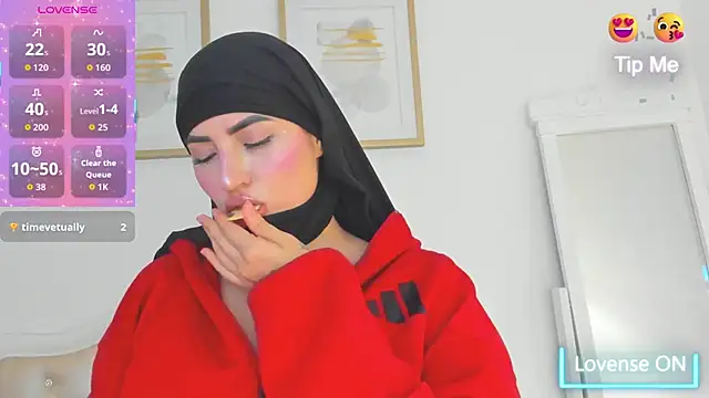 taylorsmiiith  online show from February 12, 3:36 pm