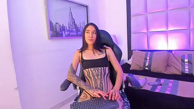 MeganPresleyy online show from June 11, 5:21 pm
