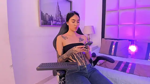 MeganPresleyy online show from July 16, 12:37 am