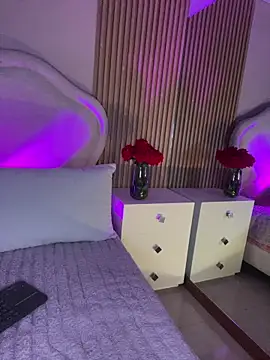 Sara  collins   online show from October 27, 12:44 pm