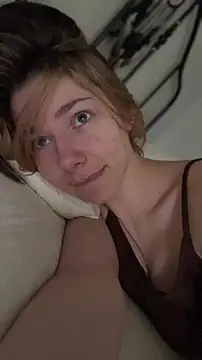 Mary Leaf online show from November 9, 10:22 am