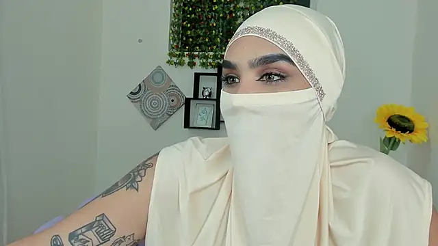 Snapshot of Maissa_Alabi chatting on September 12, 7:54 pm Maissa Alabi online show from September 12, 7:54 pm