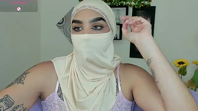 Snapshot of Maissa_Alabi chatting on September 11, 7:47 pm Maissa Alabi online show from September 11, 7:47 pm