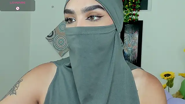Snapshot of Maissa_Alabi chatting on September 14, 8:18 pm Maissa Alabi online show from September 14, 8:18 pm