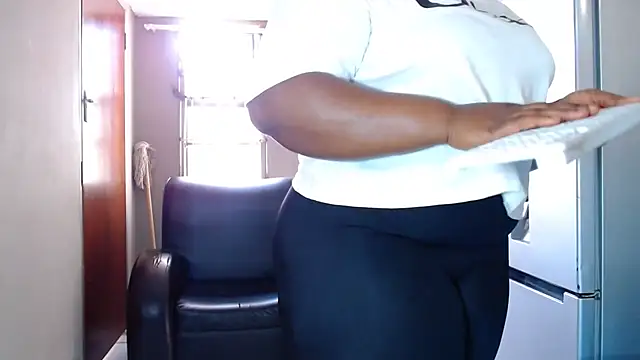 omalicha98 online show from April 3, 1:20 pm