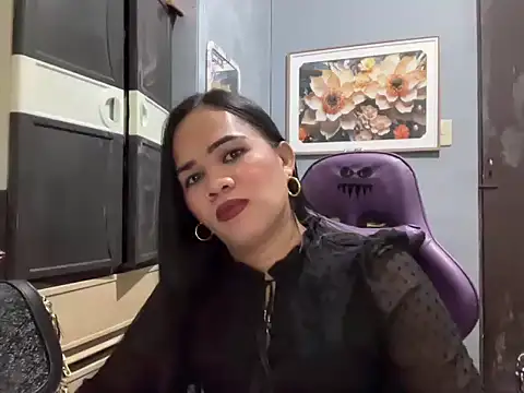 SophiaCourthaway online show from February 24, 11:47 pm