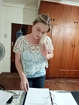 Vintasia online show from February 2, 7:46 pm