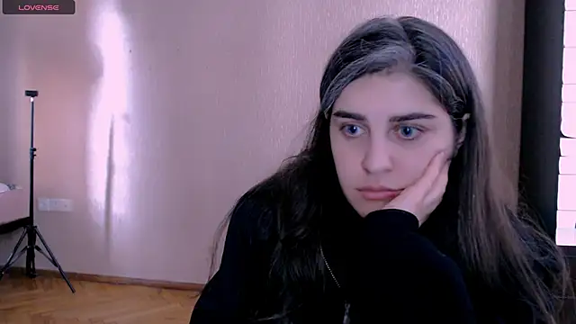 Snapshot of _Roselina_ chatting on October 1, 6:51 am Roselina online show from October 1, 6:51 am