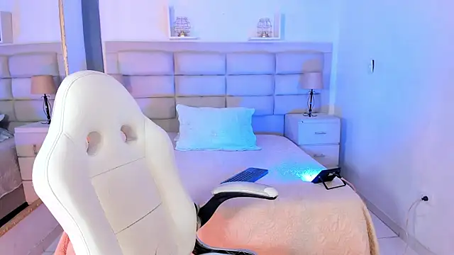 MattThompsonn online show from December 18, 11:09 pm