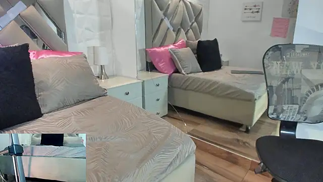 raquell moore online show from February 6, 5:16 pm