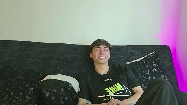 ethan and ava online show from March 5, 1:18 pm