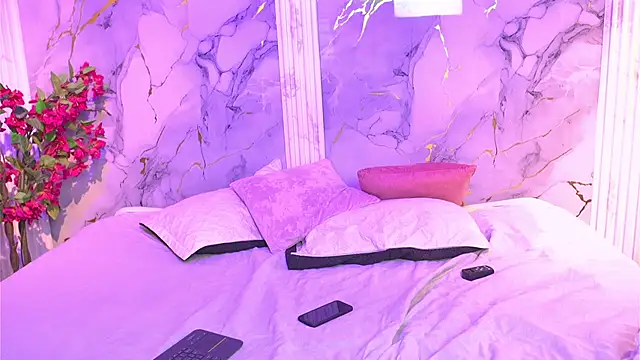 vanilla hot online show from December 4, 7:36 pm