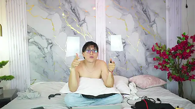 vanilla hot online show from September 9, 8:30 pm