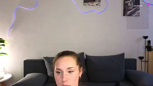 too sexxxy online show from June 25, 3:13 pm