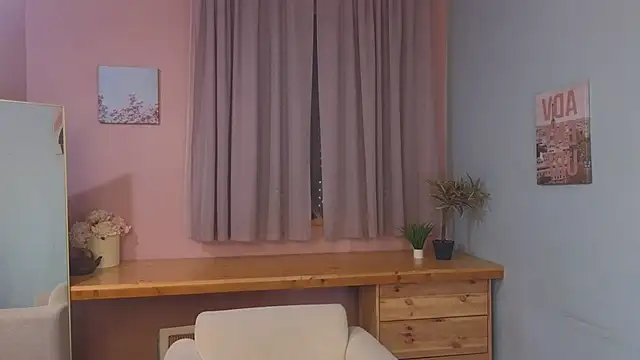 too sexxxy online show from March 24, 12:32 pm