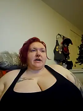 CorgiGodez98 online show from December 14, 1:11 am