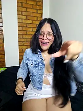 Snapshot of Karenfunny chatting on September 16, 12:18 am Karenfunny online show from September 16, 12:18 am