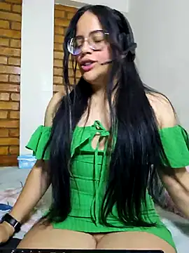 Snapshot of Karenfunny chatting on October 17, 12:47 am Karenfunny online show from October 17, 12:47 am