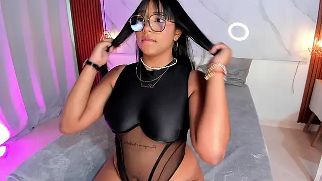 isabella zc online show from February 5, 7:39 pm