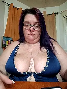 diosacurvy1984 online show from March 6, 8:31 am