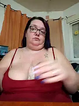 diosacurvy1984 online show from February 24, 7:18 am