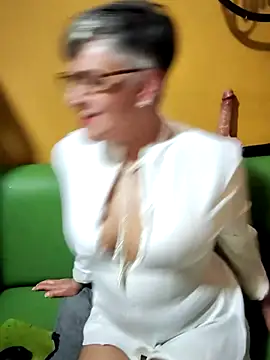 ilonna2025 online show from March 26, 10:55 pm