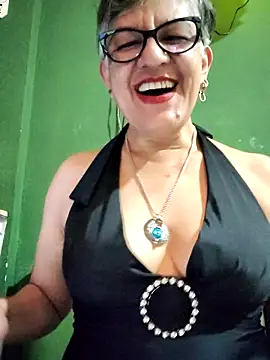 ilonna2025 online show from October 15, 11:40 pm