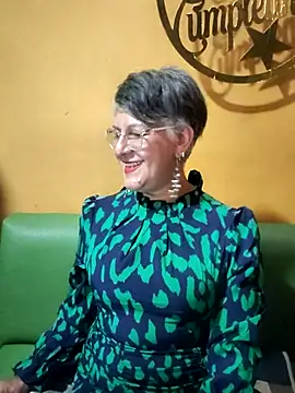 ilonna2025 online show from April 14, 10:32 pm