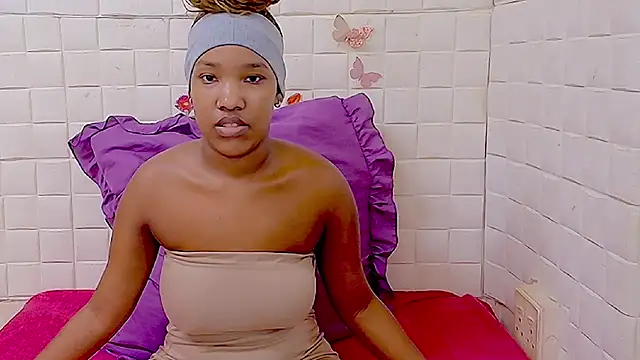 EroticSexyPrada online show from March 2, 4:45 am