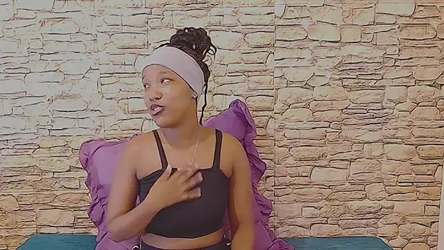 EroticSexyPrada online show from April 10, 5:52 pm