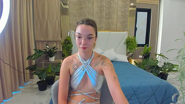 SusannJohnson online show from December 18, 12:26 am