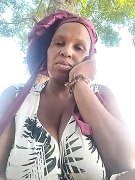 bubblendz1988 online show from April 1, 11:44 am