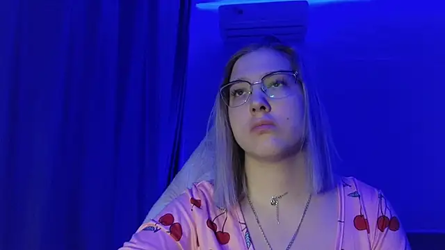 HotBrandyX online show from January 13, 11:25 am