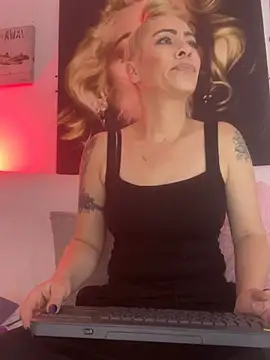 viktoria davis  online show from May 28, 1:58 am