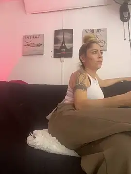 viktoria davis  online show from May 12, 12:08 am