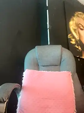Snapshot of viktoria_davis_ chatting on October 20, 11:41 pm viktoria davis online show from October 20, 11:41 pm