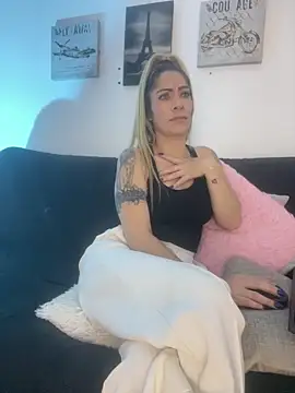 viktoria davis  online show from May 15, 12:38 am